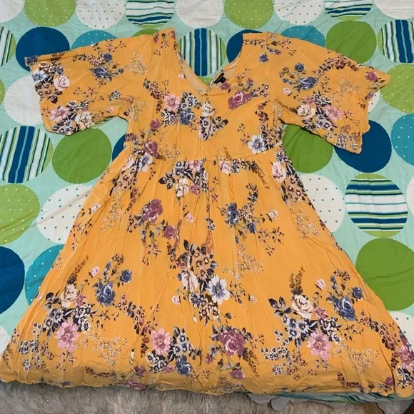 Yellow torrid dress - Picture 3 of 4